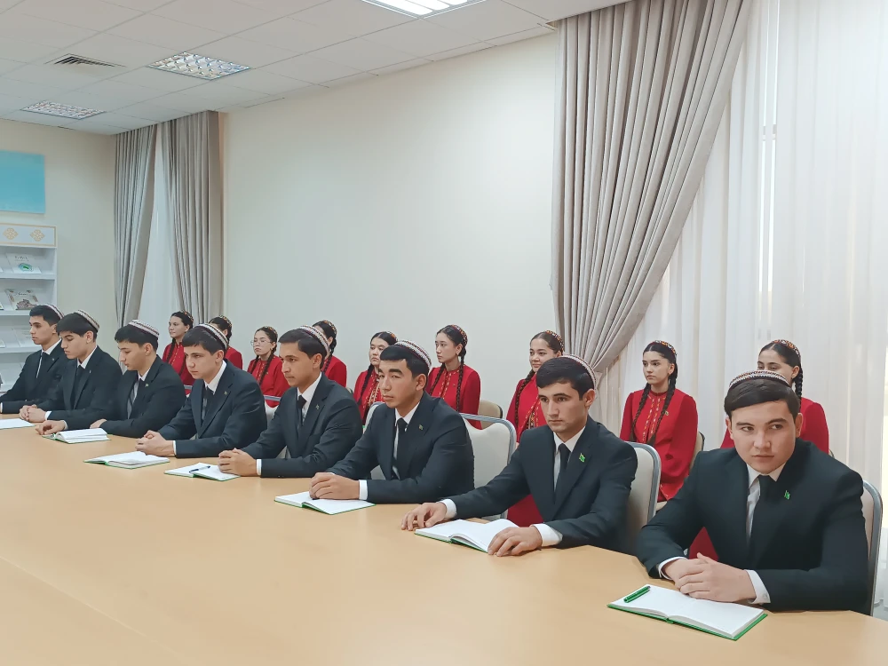PARAHATÇYLYK WE BITARAPLYK DÄPLERINIŇ TARYHY KÖKLERINE BAGYŞLANAN OKUW-USULY SEMINAR GEÇIRILDI