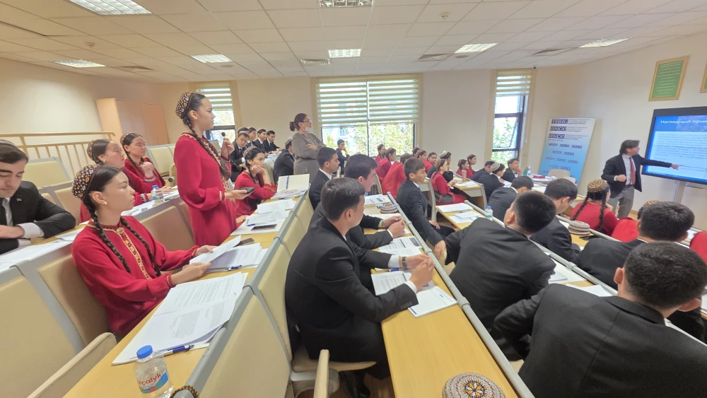 HALKARA HUKUGYNDA ADAM HUKUKLARY WE HALKARA YNSANPERWER HUKUGY BOÝUNÇA OKUW MASLAHATY GEÇIRILDI
