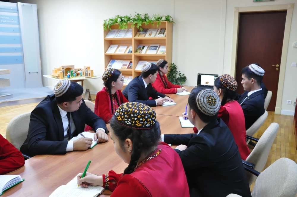 Onlaýn açyk sapak geçirildi