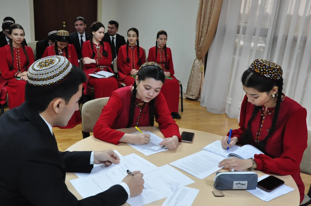 СОСТОЯЛИСЬ ДЕБАТЫ ПО ПРАВАМ ЧЕЛОВЕКА