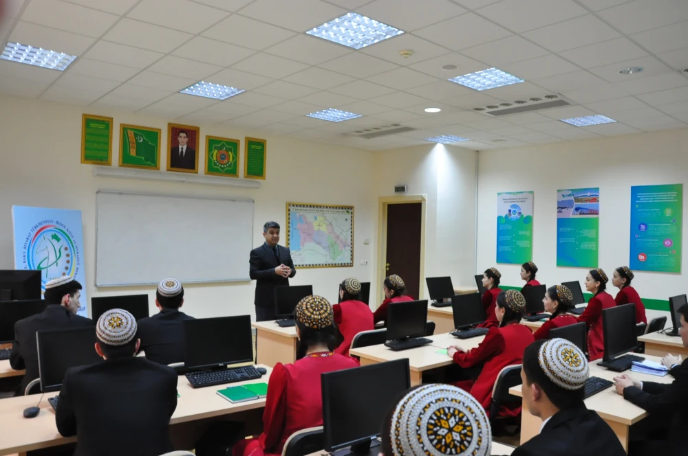 ULAG DIPLOMATIÝASY OKUW MERKEZINDE  OKUW SEMINARY GEÇIRILDI