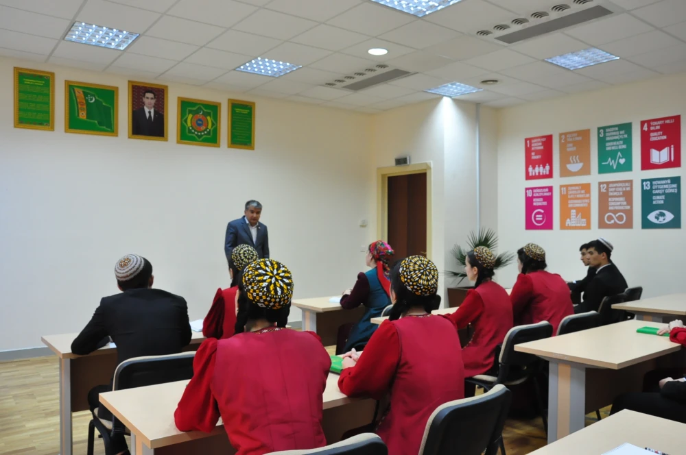 ADAM HUKUKLARY BOÝUNÇA OKUW  SAPAGY GEÇIRILDI