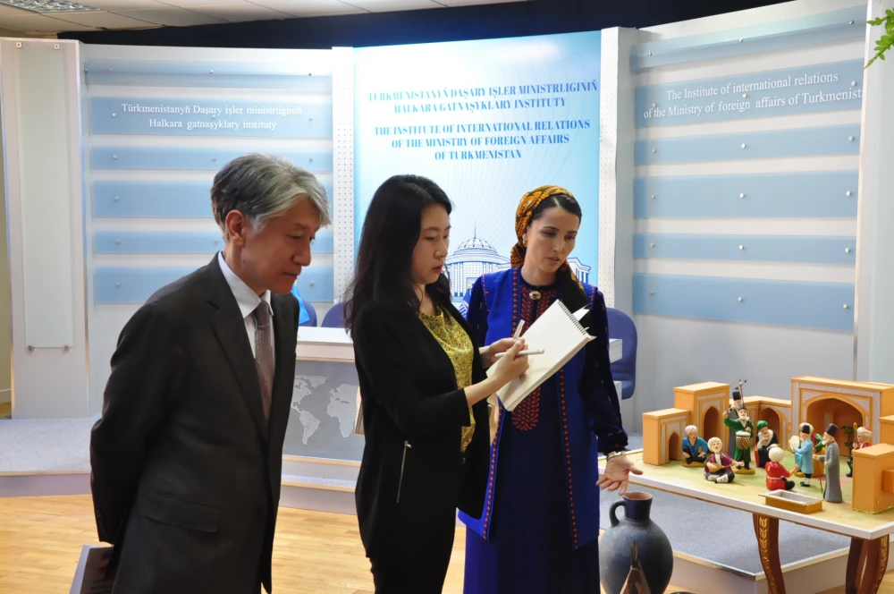 TÄSIRLI GEÇEN DUŞUŞYK