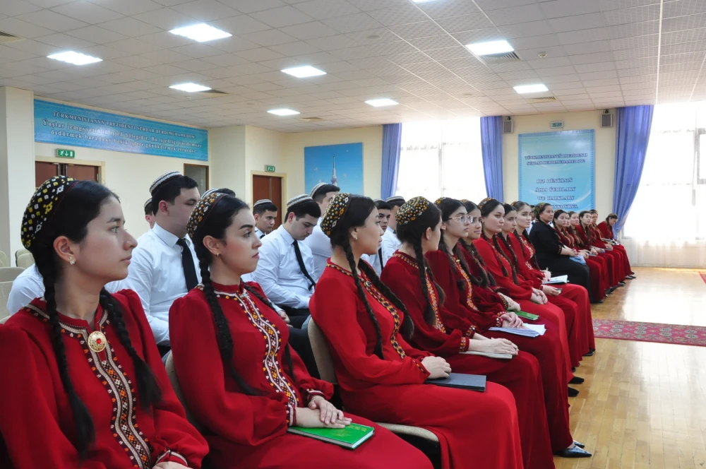 ÝAPONIÝANYŇ BILIM MAKSATNAMALARY:  TÜRKMEN ÝAŞLARY ÜÇIN TÄZE MÜMKINÇILIKLER