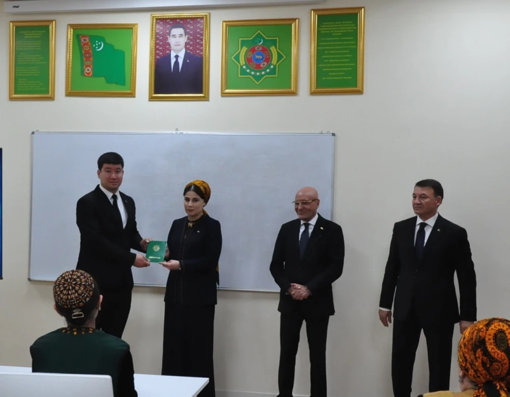 «DIPLOMATIK PROTOKOL» ATLY ÝÖRITELEŞDIRILEN OKUW MERKEZINIŇ NOBATDAKY TAPGYRY ÜSTÜNLIKLI TAMAMLANDY