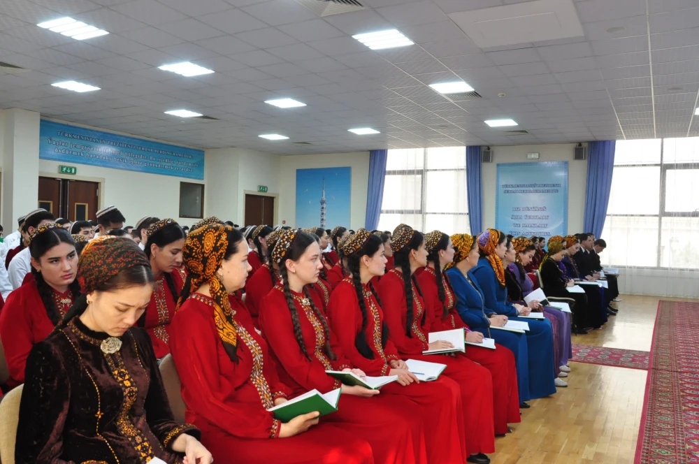 YLYMLAR GÜNI MYNASYBETLI GEÇIRILEN  YLMY-AMALY MASLAHAT