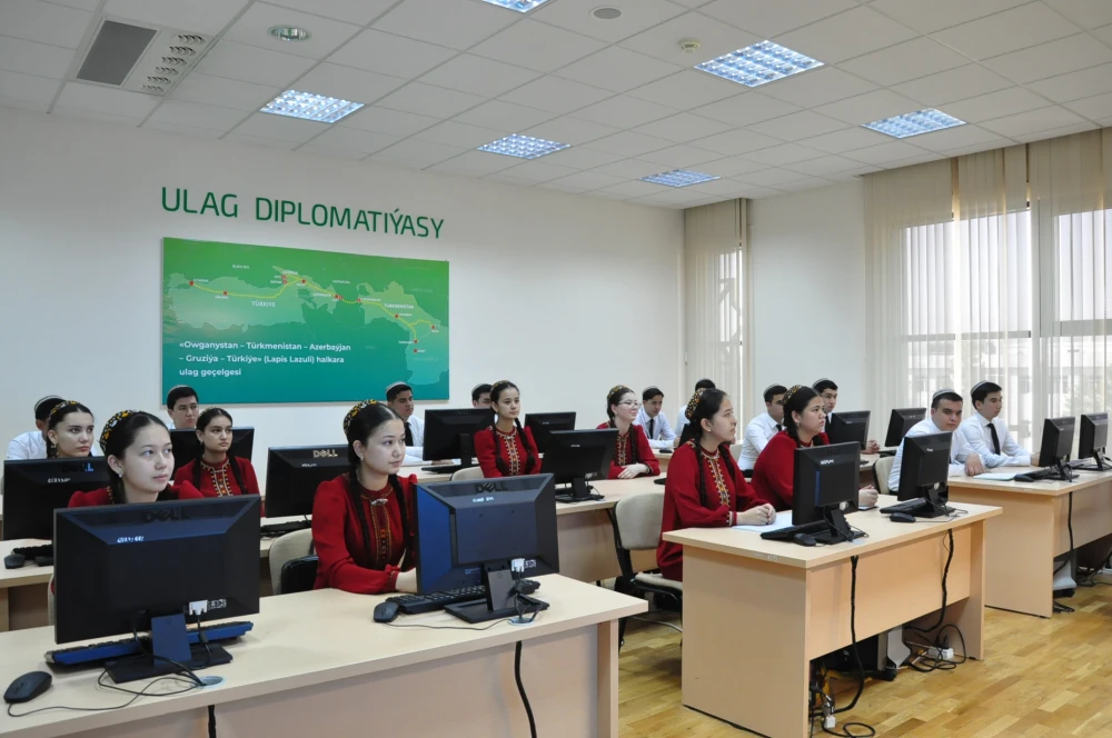 «MERKEZI  AZIÝA+ITALIÝA SAMMITINIŇ YKDYSADY ÄHMIÝETI» ATLY FAKULTATIW OKUW SAPAGY GEÇIRILDI