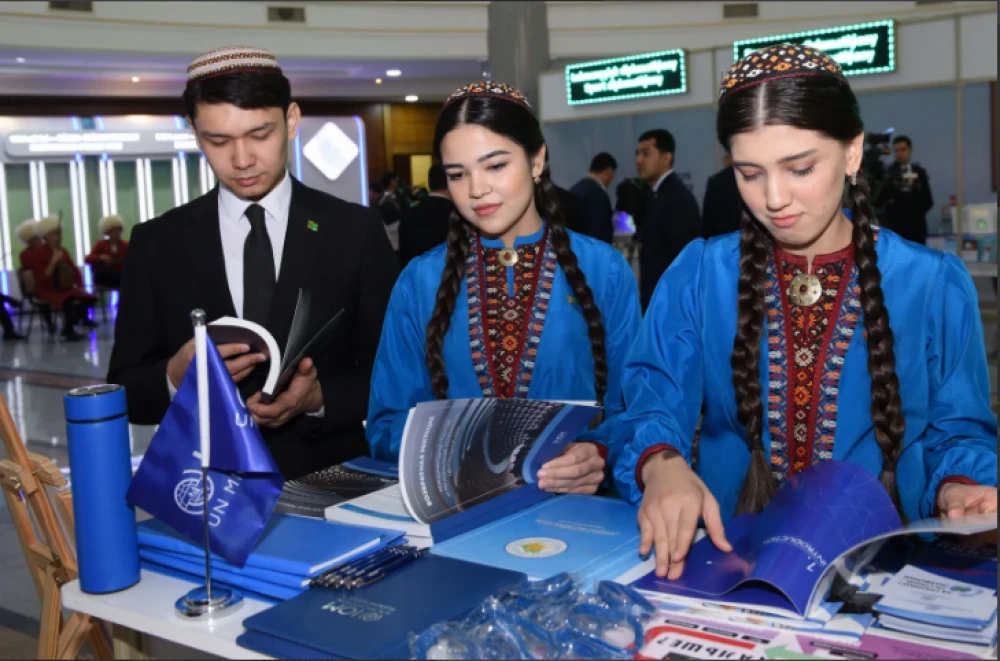 Türkmen diplomatlarynyň hünär baýramy mynasybetli Halkara gatnaşyklar institutynda "Diplomatik protokoly" okuw merkezi açyldy