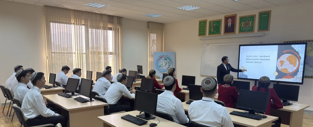 «MERKEZI AZIÝA + AMERIKANYŇ BIRLEŞEN ŞTATLARY FORMATYNDAKY SAMMITINIŇ YKDYSADY ÄHMIÝETI» ATLY OKUW SEMINARY GEÇIRILDI