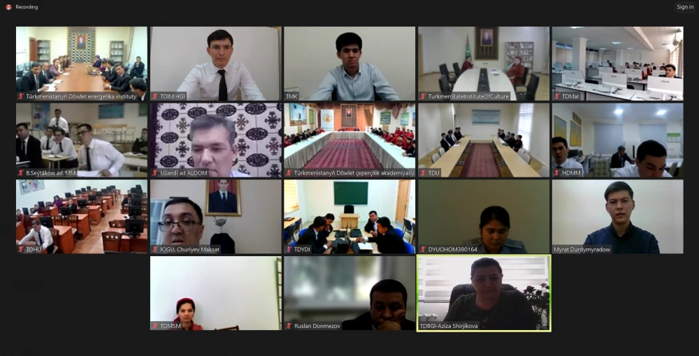 An Online Seminar on «Artificial Intelligence» and «Learning  Analytics» Through Digital Systems