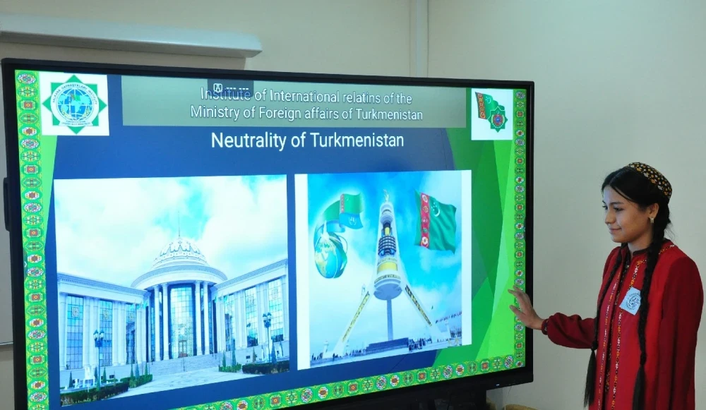 Halkara Bitaraplyk gününe bagyşlanan prezentasiýa bäsleşigi geçirildi