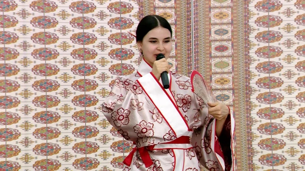 MEDENIÝETLERIŇ RUHY ARABAGLANYŞYGY:  ÝAPON WE HYTAÝ DILLERI GÜNI