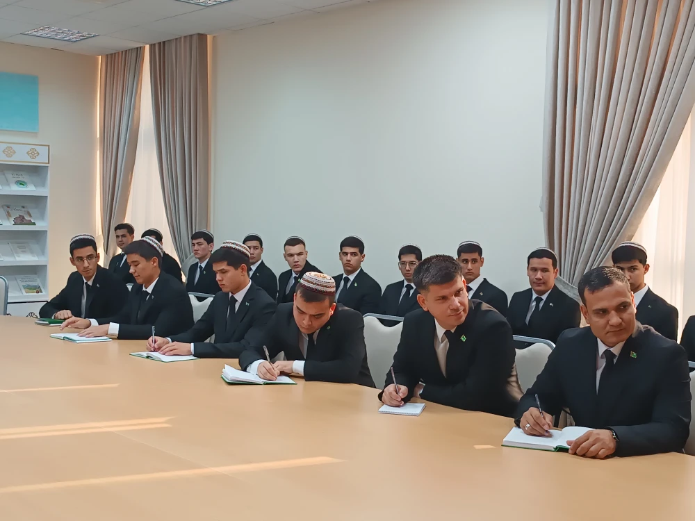 BMG-niň Ösüş Maksatnamasynyň hünärmenleri bilen okuw-amaly maslahaty geçirildi