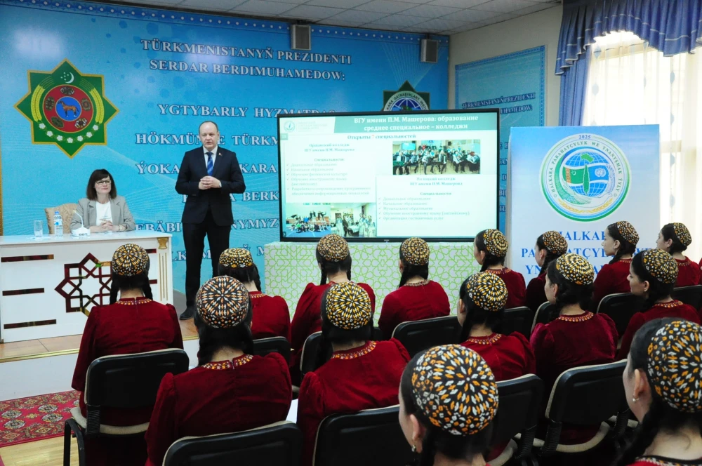 TÜRKMEN-BELARUS HYZMATDAŞLYGYNA BAGYŞLANAN OKUW SAPAGY