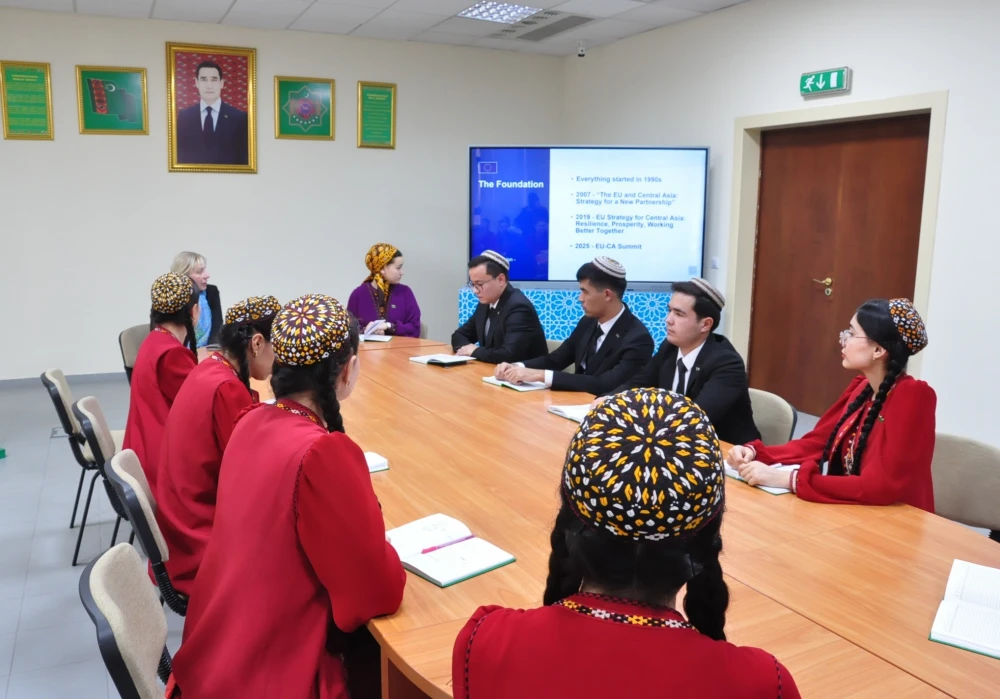 ÝEWROPA BILELEŞIGINIŇ TÜRKMENISTANDAKY ILÇISINIŇ OKUW SAPAGY