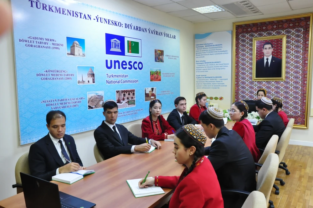 Onlaýn açyk sapak geçirildi