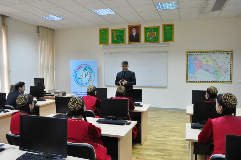 ULAG DIPLOMATIÝASY OKUW MERKEZINDE  OKUW SEMINARY GEÇIRILDI