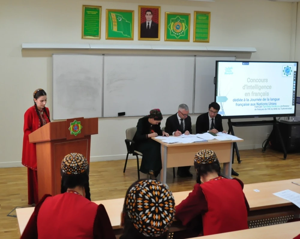 «SIZ FRANSIÝA BARADA NÄME BILÝÄRSIŇIZ?» ATLY DIL HEPDELIGI TÄZE ZEHINLERI ÝÜZE ÇYKARDY