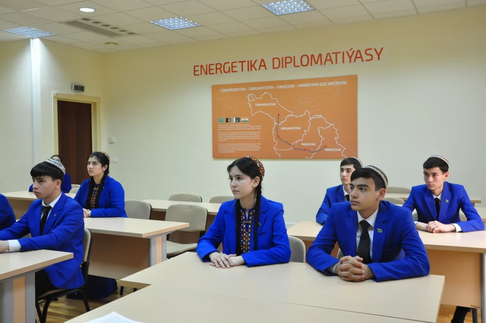 СОСТОЯЛСЯ СЕМИНАР ПО ПРИОРИТЕТНЫМ НАПРАВЛЕНИЯМ ДИПЛОМАТИИ ТУРКМЕНИСТАНА