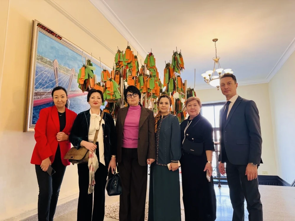 “BIR GUŞAK, BIR ÝOL” BAŞLANGYJYNY DURMUŞA GEÇIRMEGIŇ ÇÄKLERINDE HARBIN TEHNOLOGIÝALAR INSTITUTYNDA GEÇIRILEN HALKARA YLMY MASLAHATY