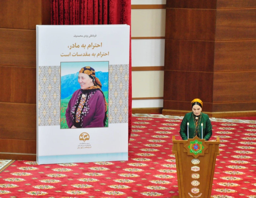 The Book «Worshipping Mother – Worshipping a Sacred Person» in the Language of the Poet Nava’i