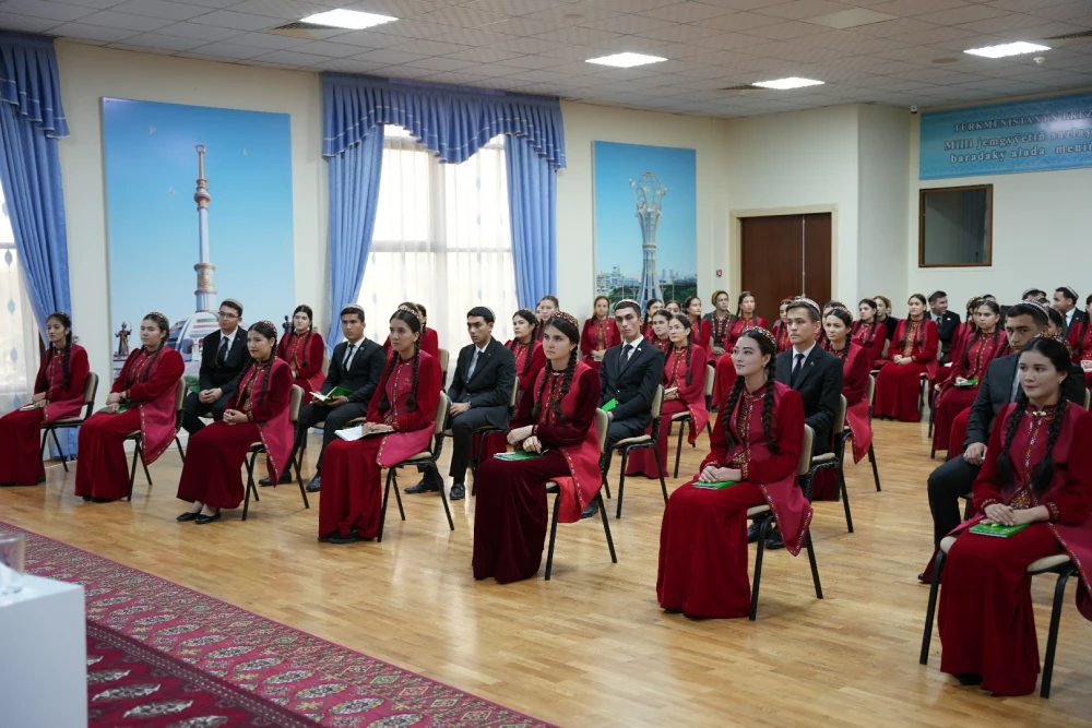 Güýzüň şahyryna bagyşlandy