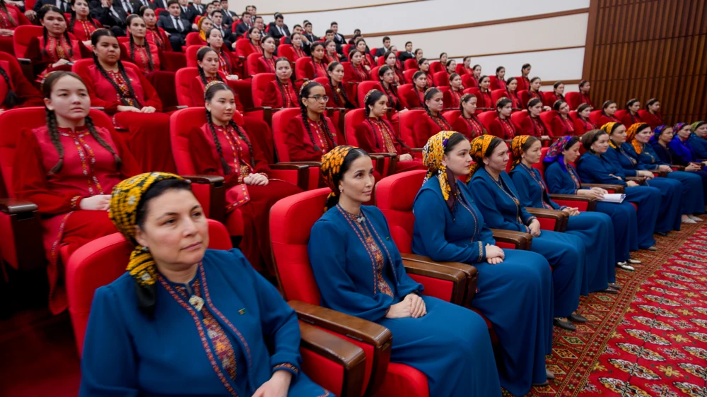 HALKARA ZENANLAR GÜNI MYNASYBETLI  BAÝRAMÇYLYK DABARASY