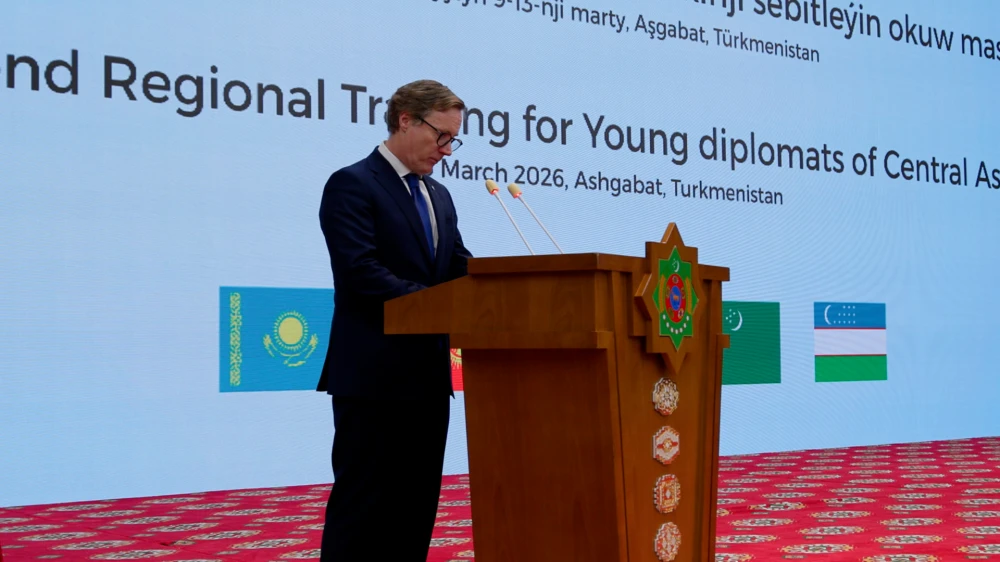 MERKEZI AZIÝANYŇ ÝAŞ DIPLOMATLARY WE DÖWLET GULLUKÇYLARY ÜÇIN SEBITLEÝIN OKUW MASLAHATYNYŇ AÇYLYŞ DABARASY GEÇIRILDI