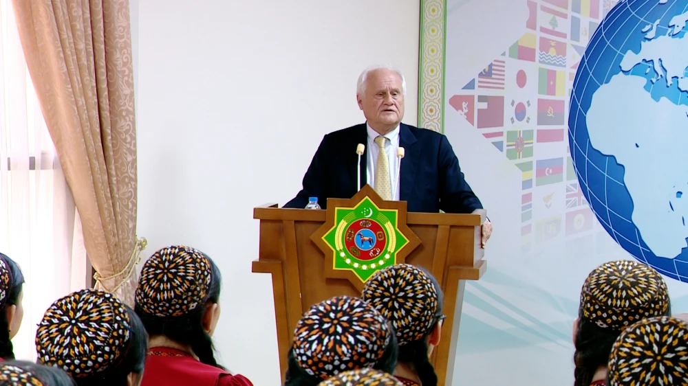 ВСТРЕЧИ И СЕМИНАР С ПРЕДСТАВИТЕЛЕМ АВСТРИЙСКОГО ИНСТИТУТА ЕВРОПЕЙСКОЙ ПОЛИТИКИ И ПОЛИТИКИ В ОБЛАСТИ БЕЗОПАСНОСТИ