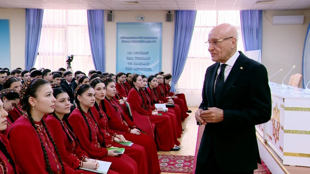 Gahryman Arkadagymyzyň Hytaý Halk Respublikasyna amala aşyran dostluk saparyna bagyşlanan hoşallyk maslahaty