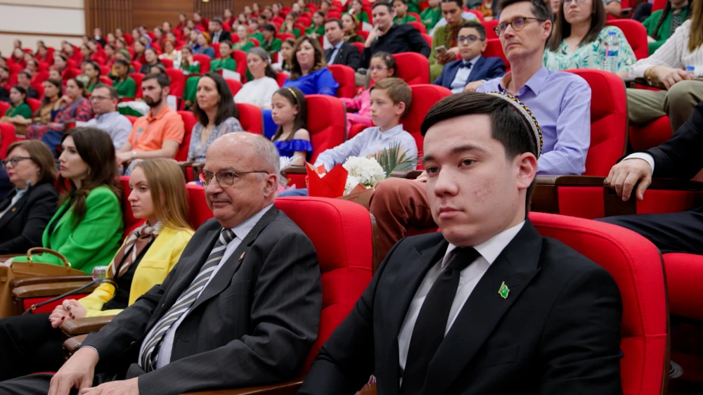 «FRANKOFONIÝA – 2026» BÄSLEŞIGINIŇ JEMLEÝJI TAPGYRY WE ÝEŇIJILERI SYLAGLAMAK DABARASY