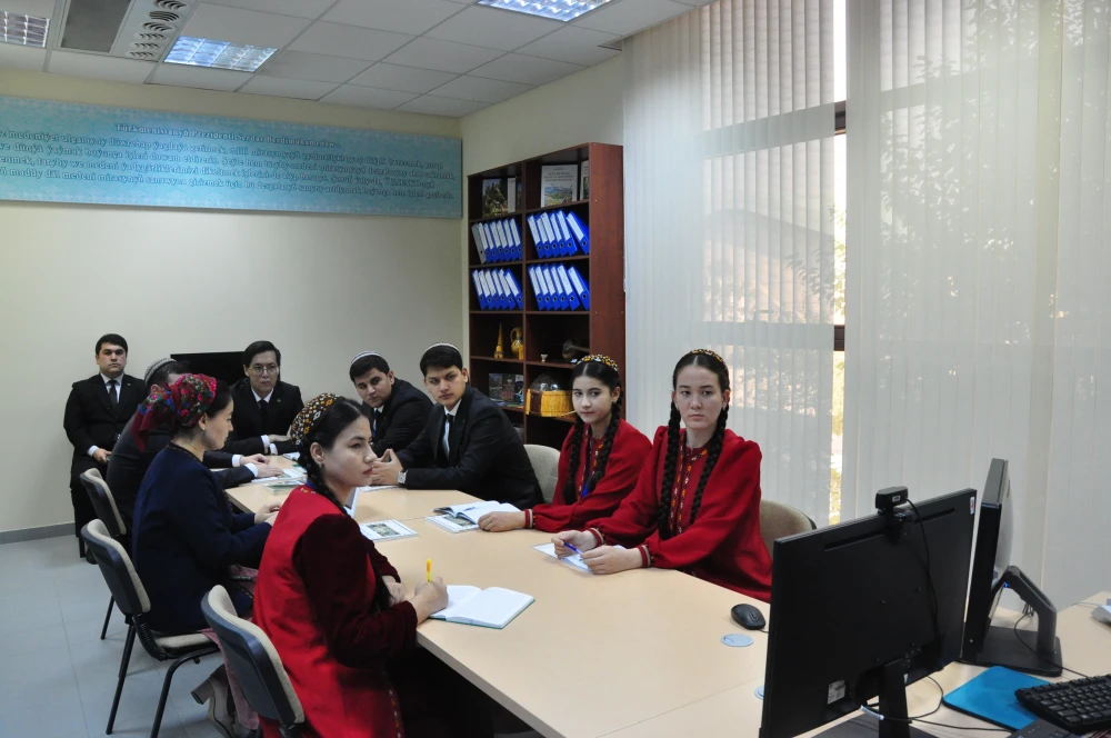 An Online Methodological Seminar
