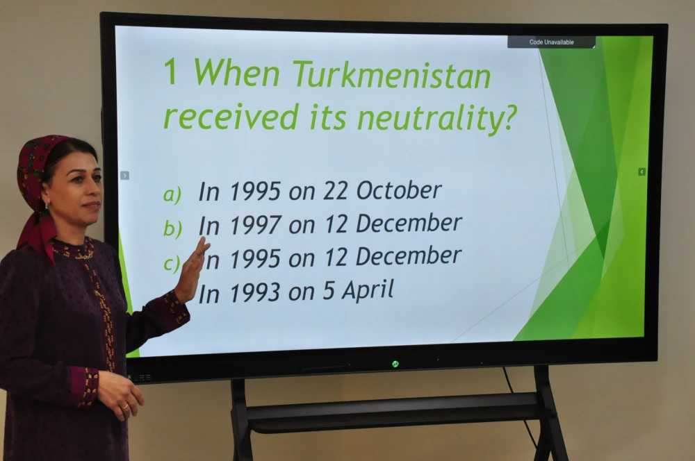 ÝAŞ DIPLOMATLAR MEKDEBINIŇ AGZALARY BILEN OKUW SAPAGY GEÇIRILDI