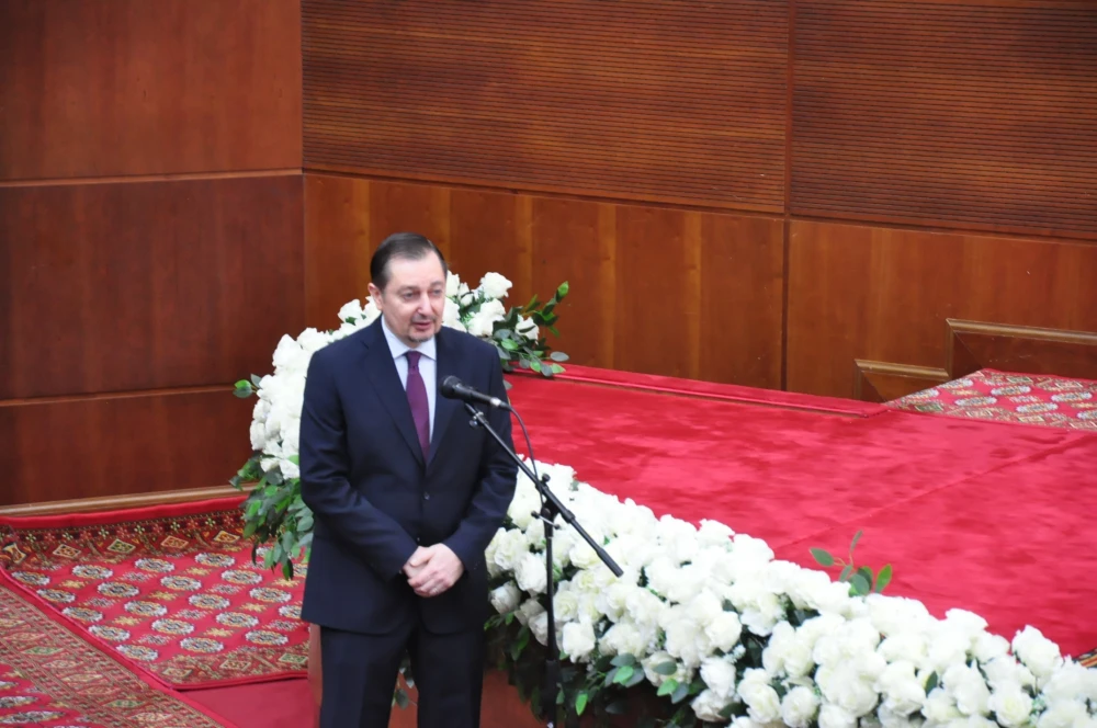 MERKEZI AZIÝANYŇ ÝAŞ DIPLOMATLARY WE DÖWLET GULLUKÇYLARY ÜÇIN SEBITLEÝIN OKUW MASLAHATYNYŇ AÇYLYŞ DABARASY GEÇIRILDI