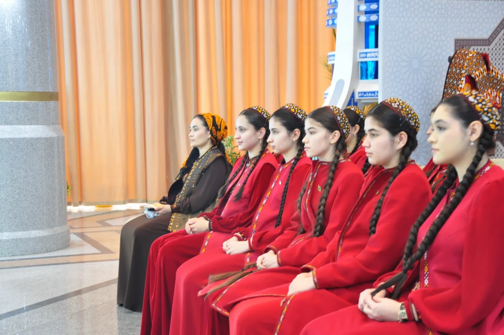 «NOWRUZ – RUHUBELENTLIGIŇ WE ÖSÜŞLERIŇ BAÝRAMY» ATLY DÖREDIJILIK FESTIWALY GEÇIRILDI