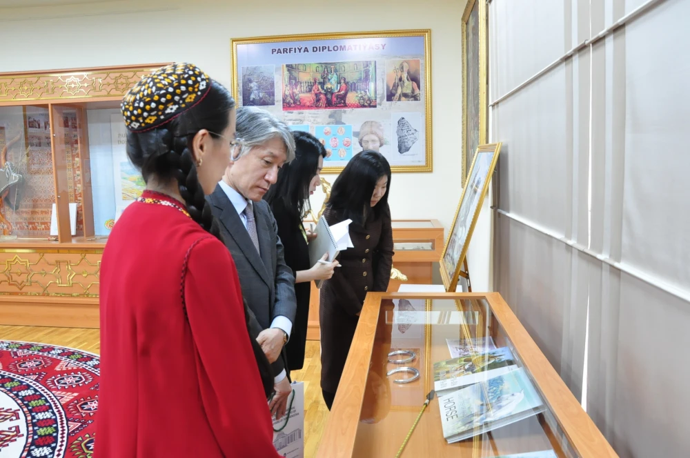 TÄSIRLI GEÇEN DUŞUŞYK