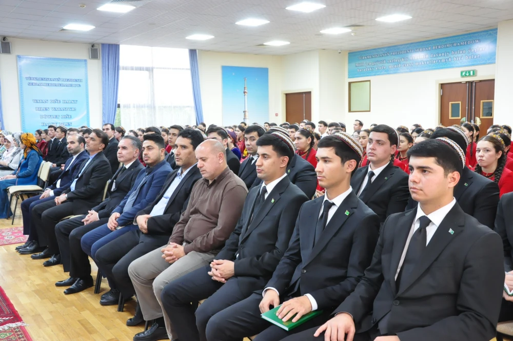 HAFEZ ŞIRAZYNYŇ ŞYGRYÝET GÜNI MYNASYBETLI GURALAN MEDENI-EDEBI ÇÄRE