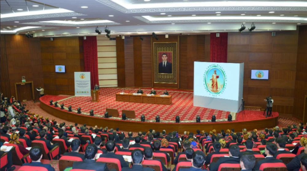 Türkmen diplomatlarynyň hünär baýramy mynasybetli Halkara gatnaşyklar institutynda "Diplomatik protokoly" okuw merkezi açyldy