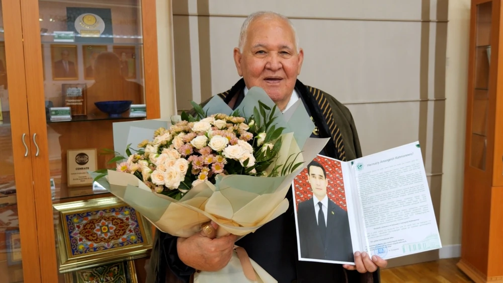 Diplomatiýa baglanan ykbal surady