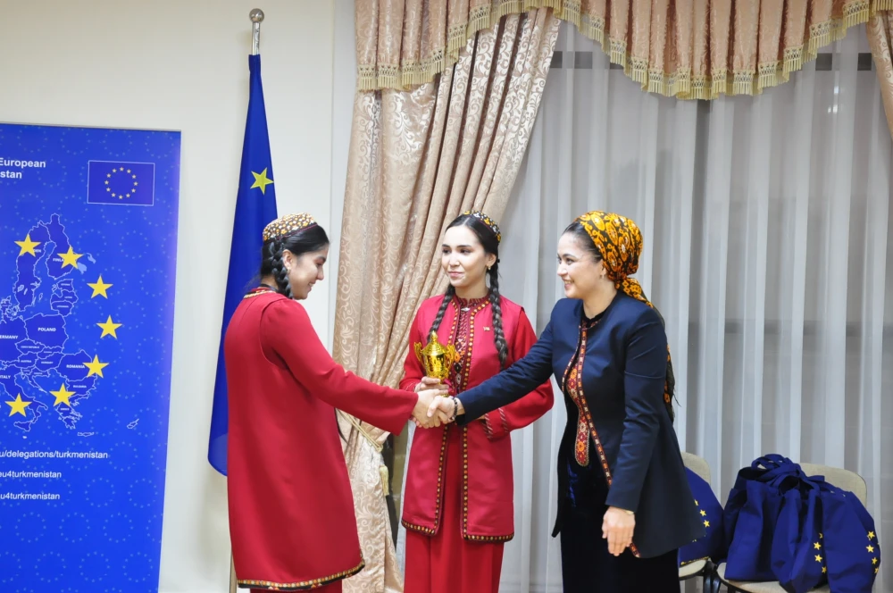 СОСТОЯЛИСЬ ДЕБАТЫ ПО ПРАВАМ ЧЕЛОВЕКА