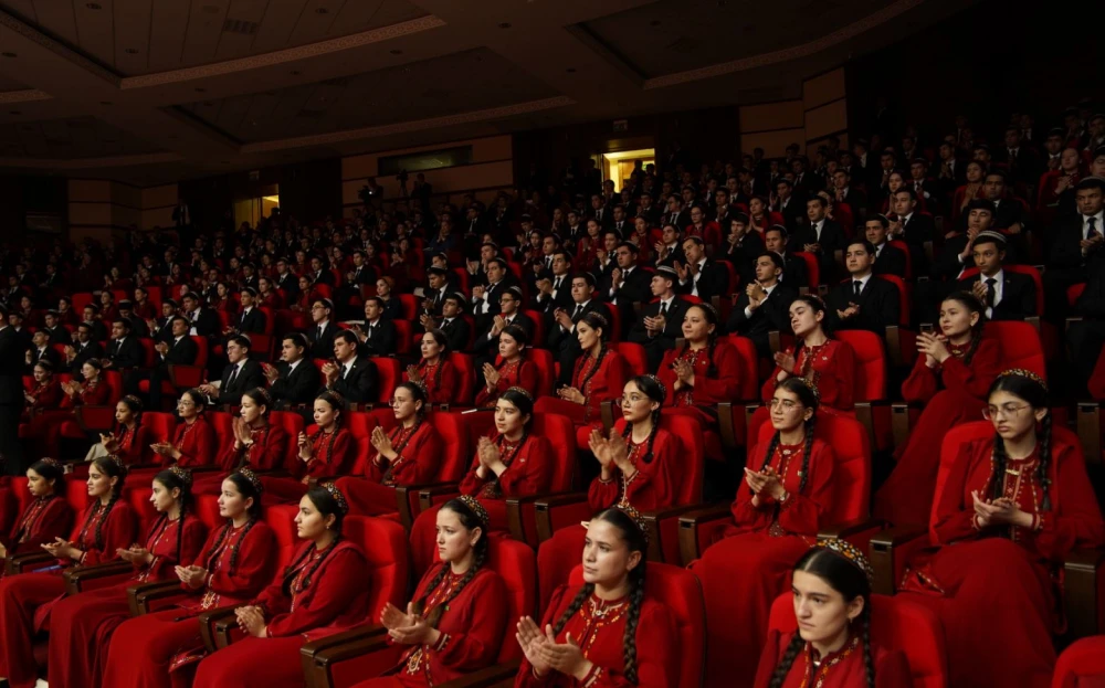 Hoş owazly bilbilleriň nagmasy