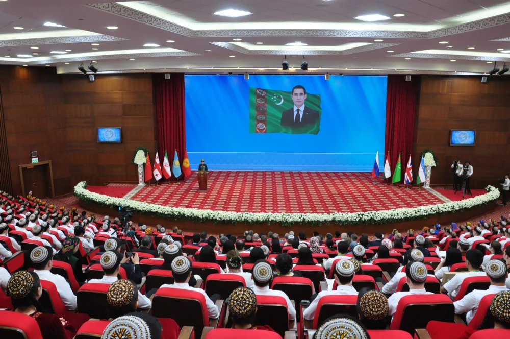 “Halkara gatnaşyklary: parahatçylyk dialogynyň medeniýeti” atly III halkara bäsleşigine badalga berildi