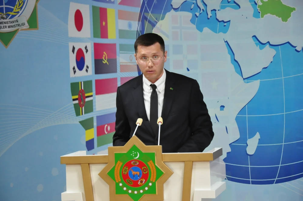 MERKEZI AZIÝA: DURNUKLY YKDYSADY ÖSÜŞIŇ TÄZE  MERKEZINE ÖWRÜLÝÄR