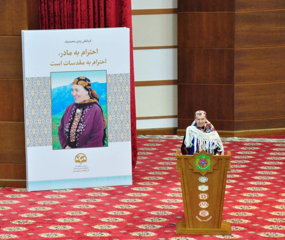 The Book «Worshipping Mother – Worshipping a Sacred Person» in the Language of the Poet Nava’i