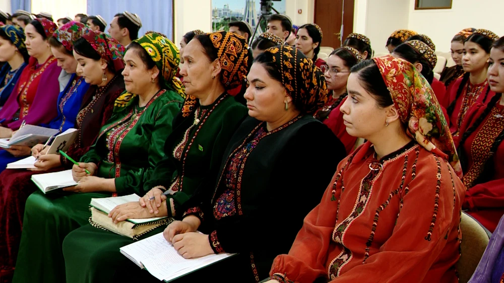 TRAINING SESSIONS WITH YOUNG PROMOTERS WAS HELD