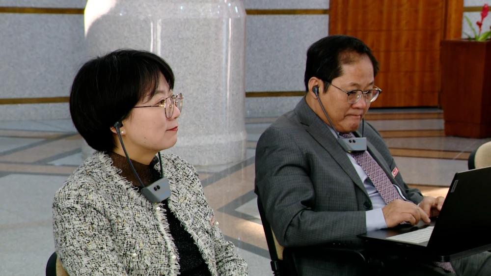 LANÇŽOU UNIWERSITETINIŇ WEKILLERI BILEN GEÇIRILEN “TEGELEK STOL” DUŞUŞYGY