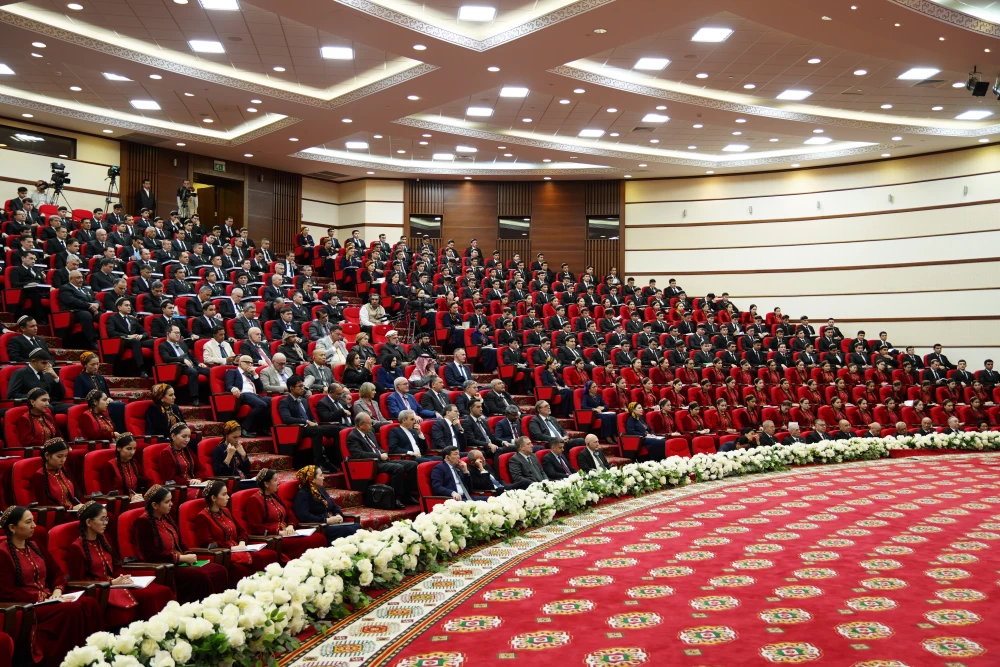 Hormatly Prezidentimiziň «Türkmenistanyň Bitaraplygy ― parahatçylygyň we ynanyşmagyň aýdyň ýoly» atly kitabynyň tanyşdyrylyş dabarasy