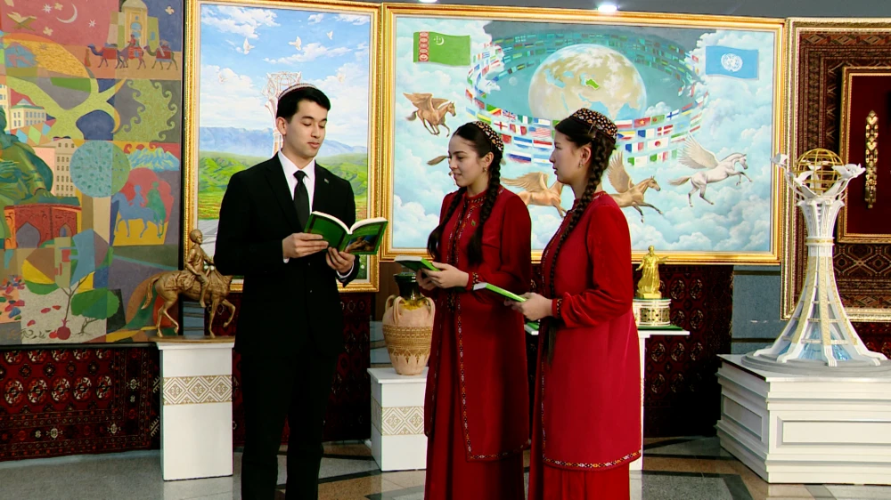 Magtymguly Pyragynyň rumyn dilindäki neşiri