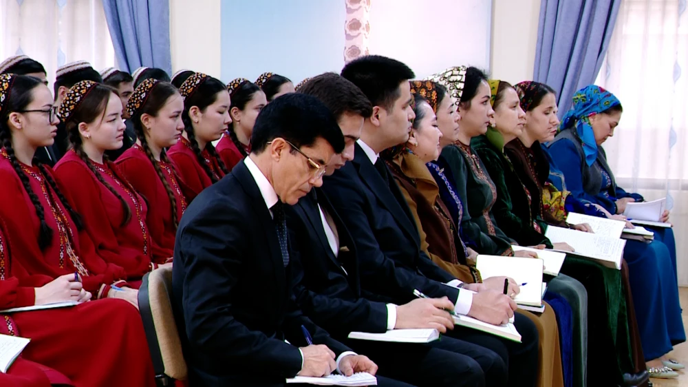 ÝYLYŇ ŞYGARYNA BAGYŞLANAN OKUW SAPAGY