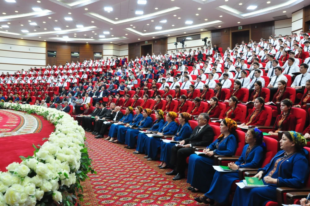 HALKARA YLMY-AMALY MASLAHAT GEÇIRILDI